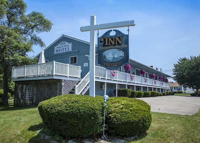 Inn Between The Beaches & Villager