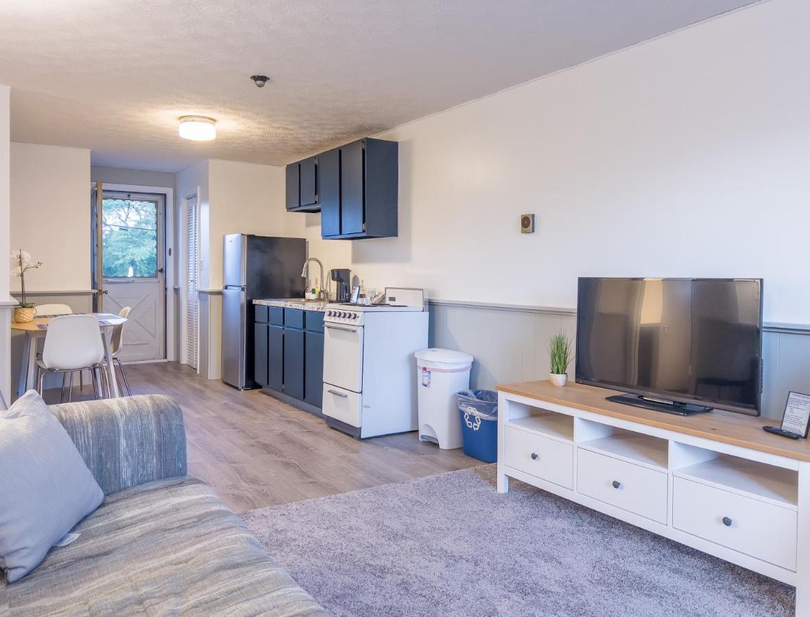 Inn Between The Beaches & Villager Motel 3*