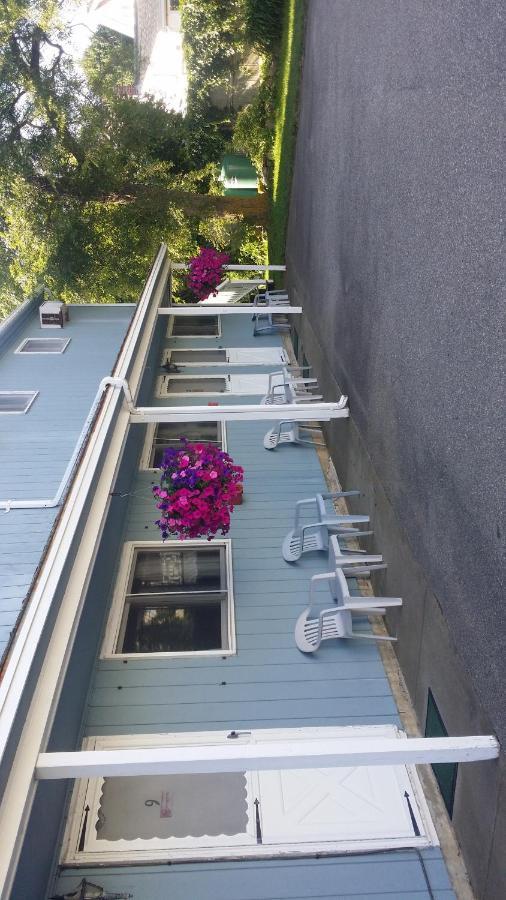 Inn Between The Beaches & Villager