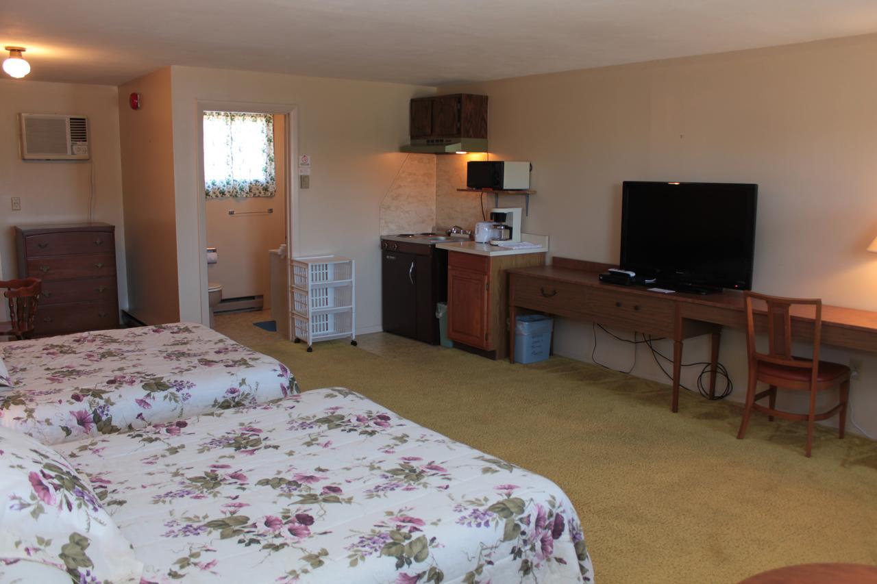 Inn Between The Beaches & Villager Motel