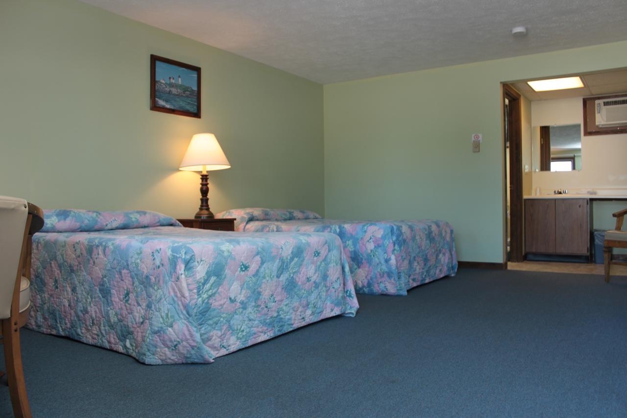 Motel Inn Between The Beaches & Villager 3*