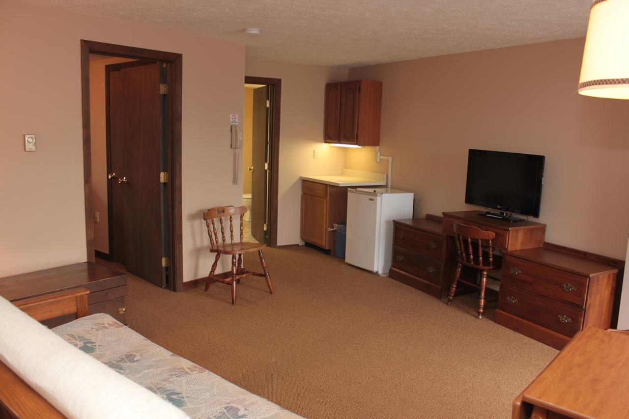 Inn Between The Beaches & Villager