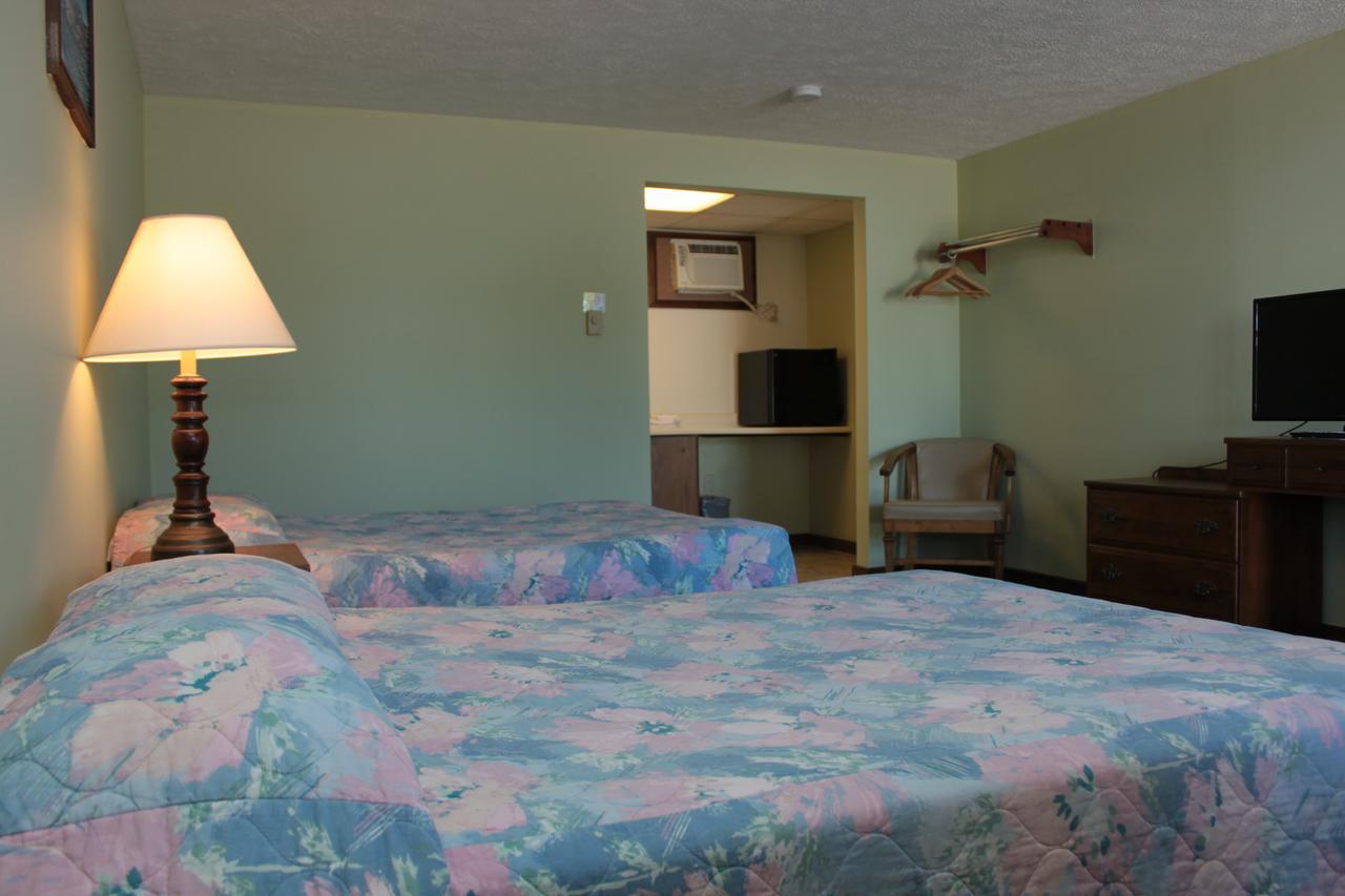 Inn Between The Beaches & Villager 3* York
