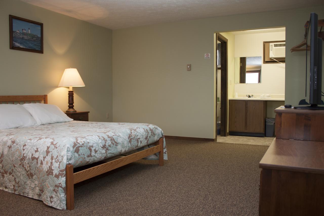 Motel Inn Between The Beaches & Villager 3*