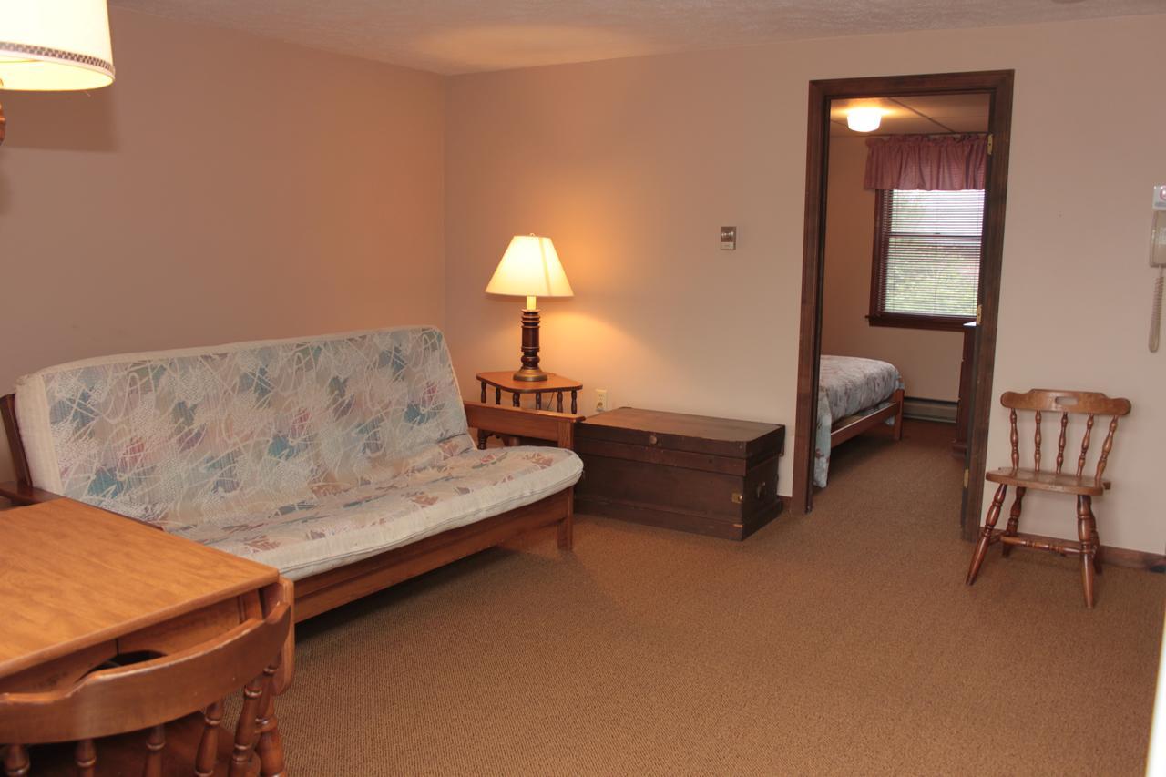 Inn Between The Beaches & Villager Motel 3*