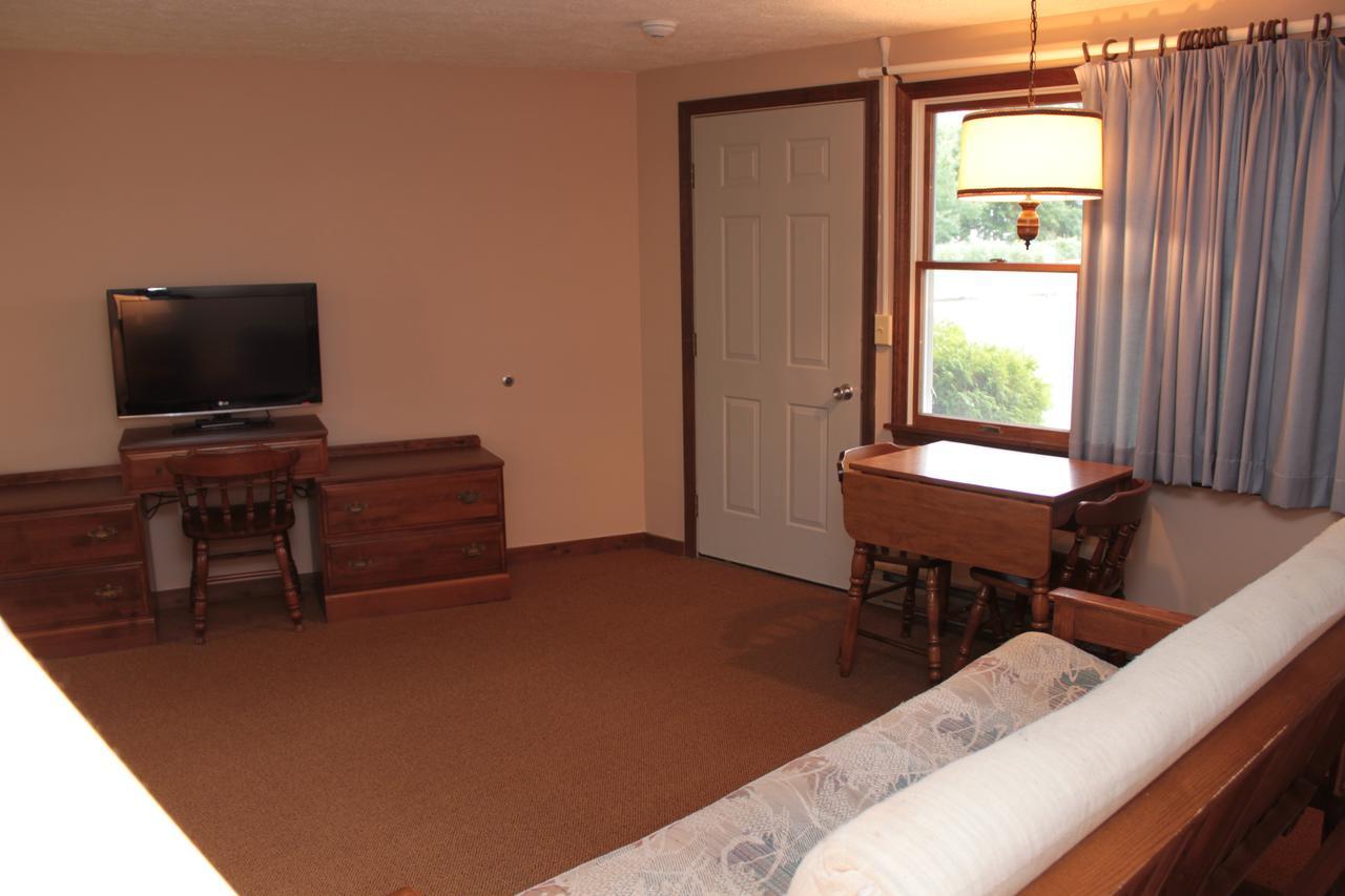 Inn Between The Beaches & Villager 3* York