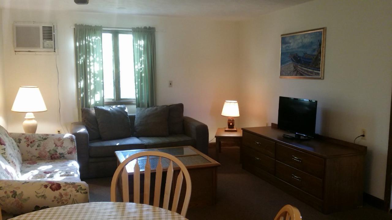 Motel Inn Between The Beaches & Villager
